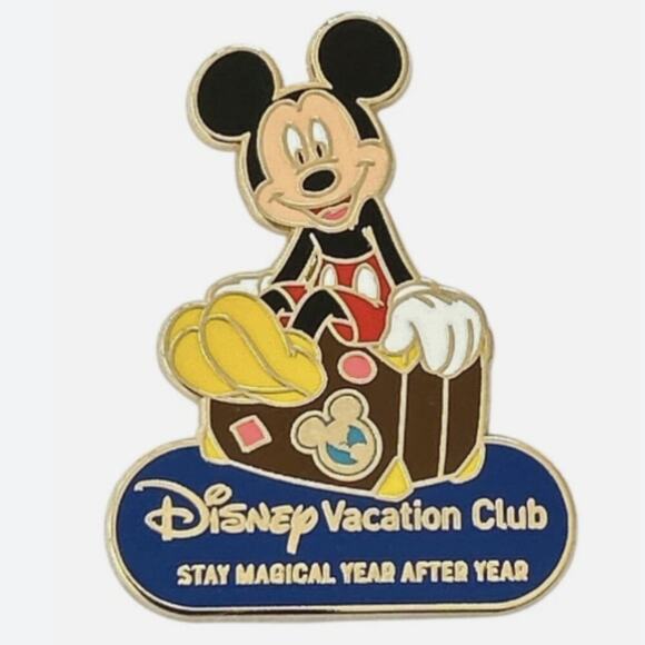 Disney Vacation Club Mickey with Luggage Collectible Pin DVC - NIP - Picture 1 of 3